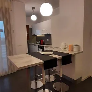https://casa-battisti.it-lombardy.com