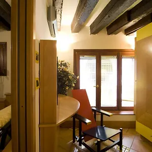 https://i-gioielli-del-doge-topazio.hotelinveneto.com