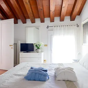 https://apartment-deluxe-isola-di-mezzo.hotelinveneto.com